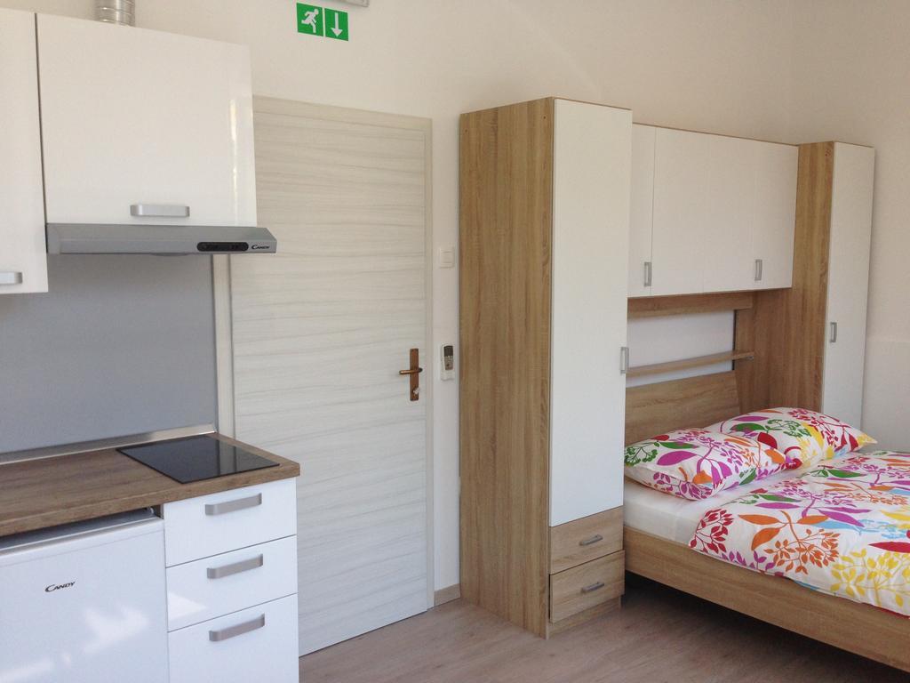 Apartments & Rooms Nardin Ізола Екстер'єр фото