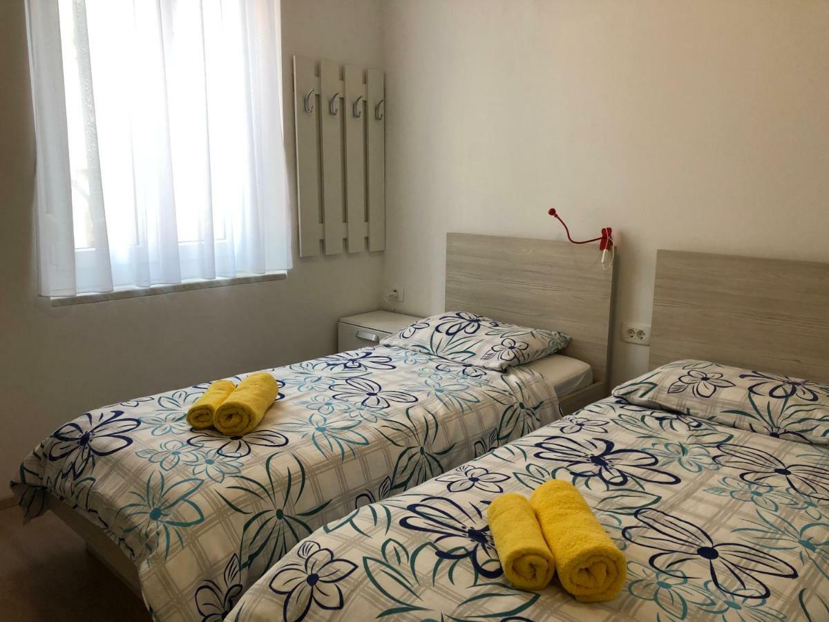 Apartments & Rooms Nardin Ізола Екстер'єр фото